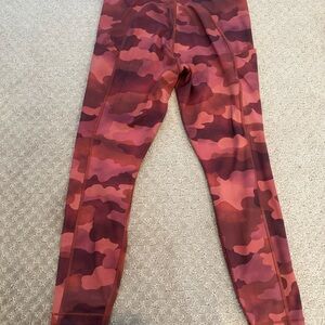 Athleta Red and Pink Camouflage Leggings size Medium